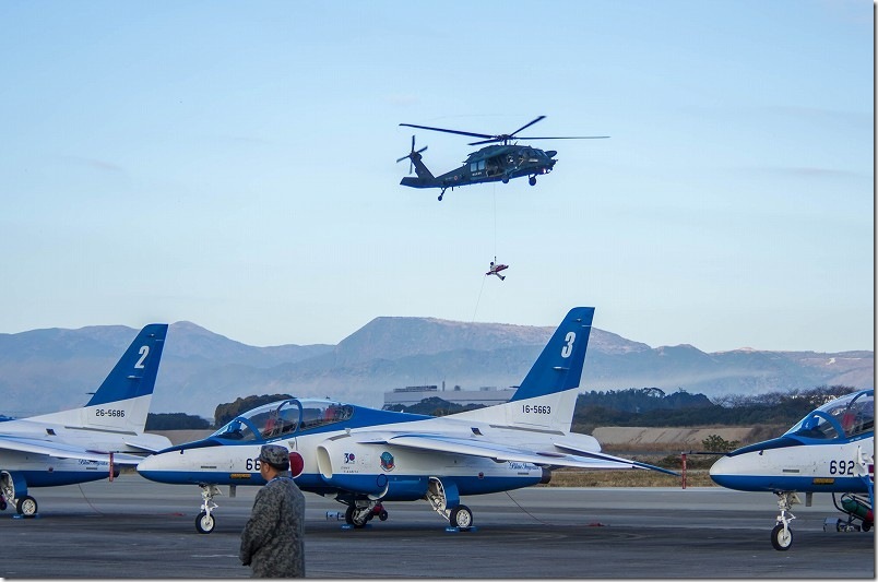 PENTAX K-5とPENTAX 80-320mmでUH-60J（飛行中のヘリコプター）を撮影