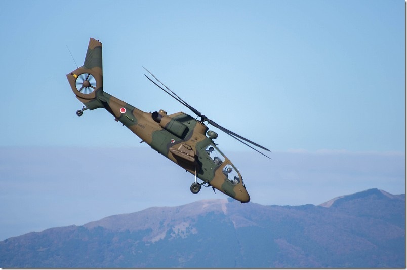 PENTAX K-5とPENTAX 80-320mmでOH-1（飛行中のヘリコプター）を撮影