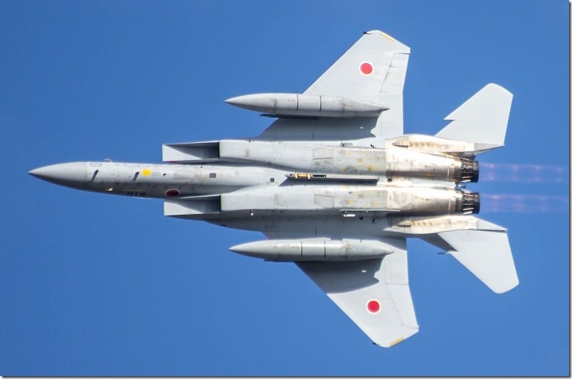 PENTAX K-5とPENTAX 80-320mmでF-15戦闘機（飛行中の飛行機）を撮影