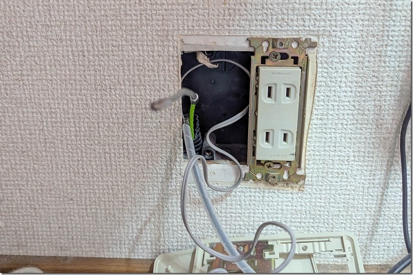 屋内配線の経路（2F仕事部屋まで光ケーブル配線完了）